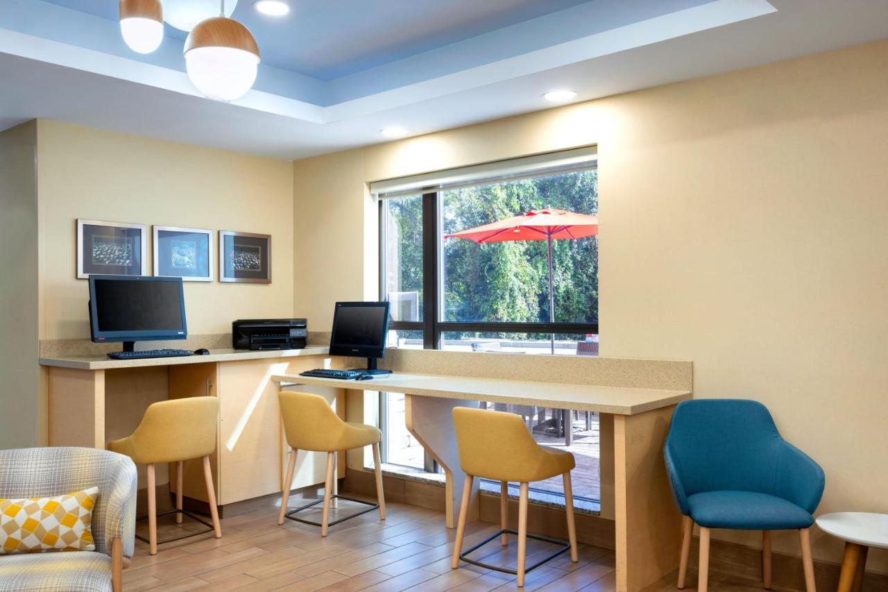 Towneplace Suites By Marriott York Esterno foto